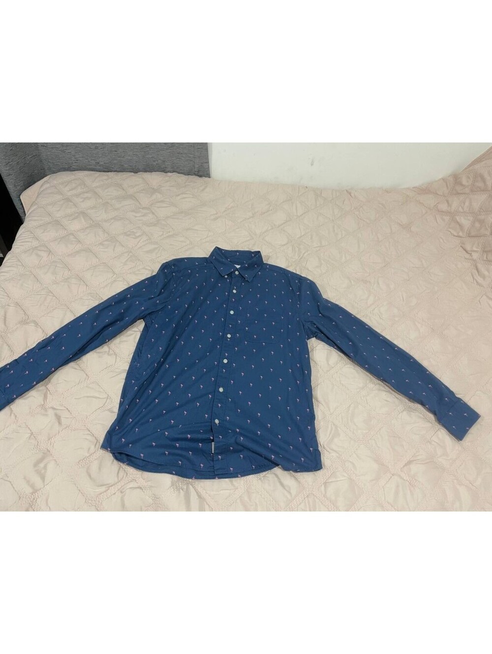 American Eagle Navy Blue with Pink Flamingos Button Up Shirt Men's Medium